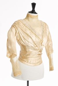 Capturing Fashion in the 20th Century with Frieda Dauphin-Verhees' Study Collection